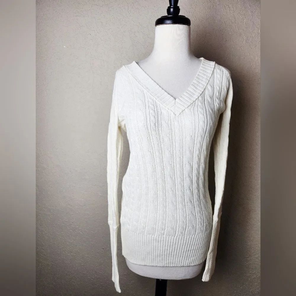 American Eagle Outfitters Cable Knit V Neck Long Sleeve Sweaters Ivory Size L